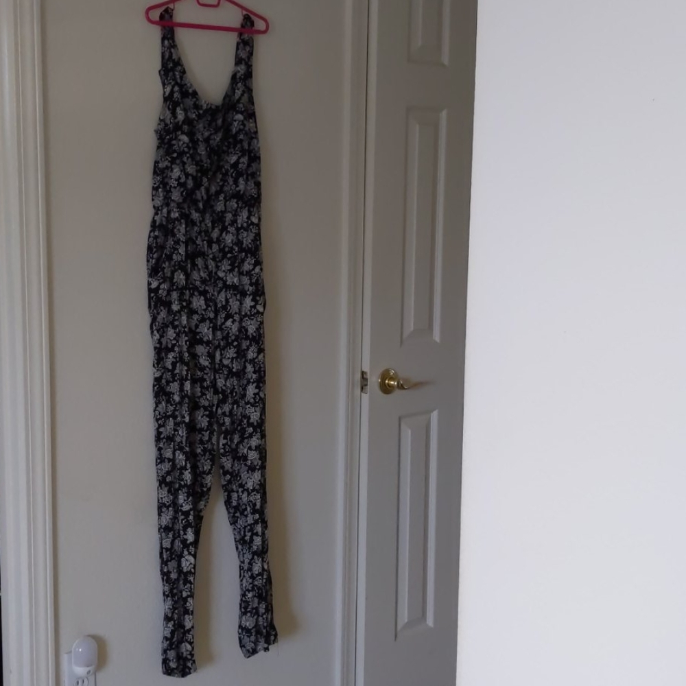 Backless floral romper